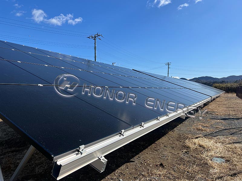 Achèvement réussi du projet de système de montage solaire au sol de 700 kW à Sendai, au Japon