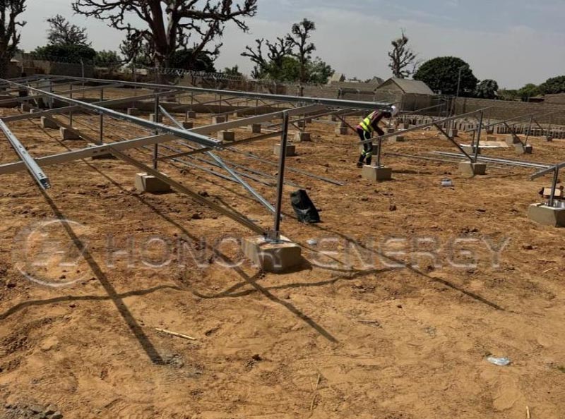 Rapport sur site : Installation d'une centrale solaire photovoltaïque de 1,7 MW au Nigeria