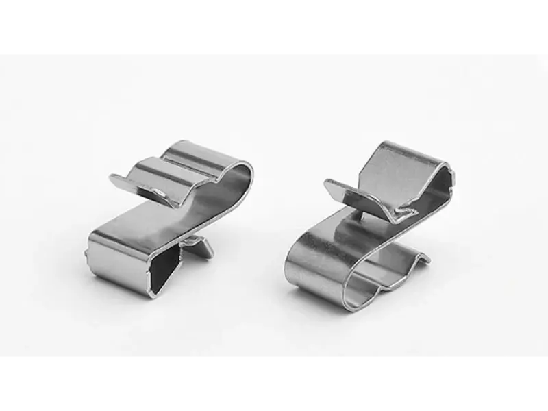 Attache câble solaire